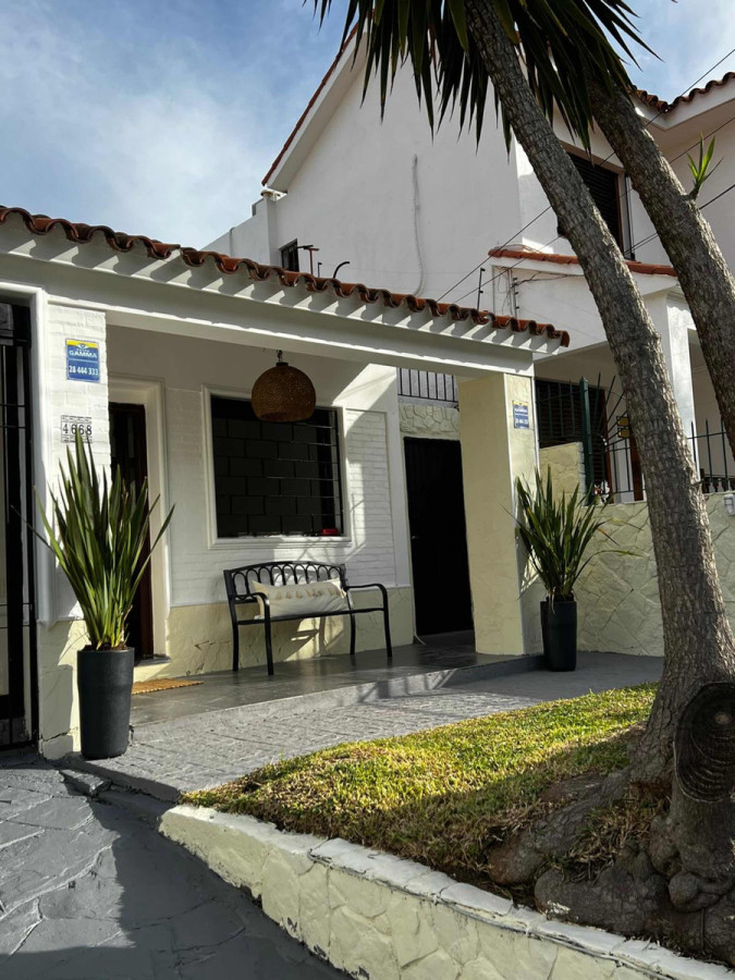 Hermosa Casa De 2 Dorm, Cochera, Parrillero, Barbacoa En Malvin