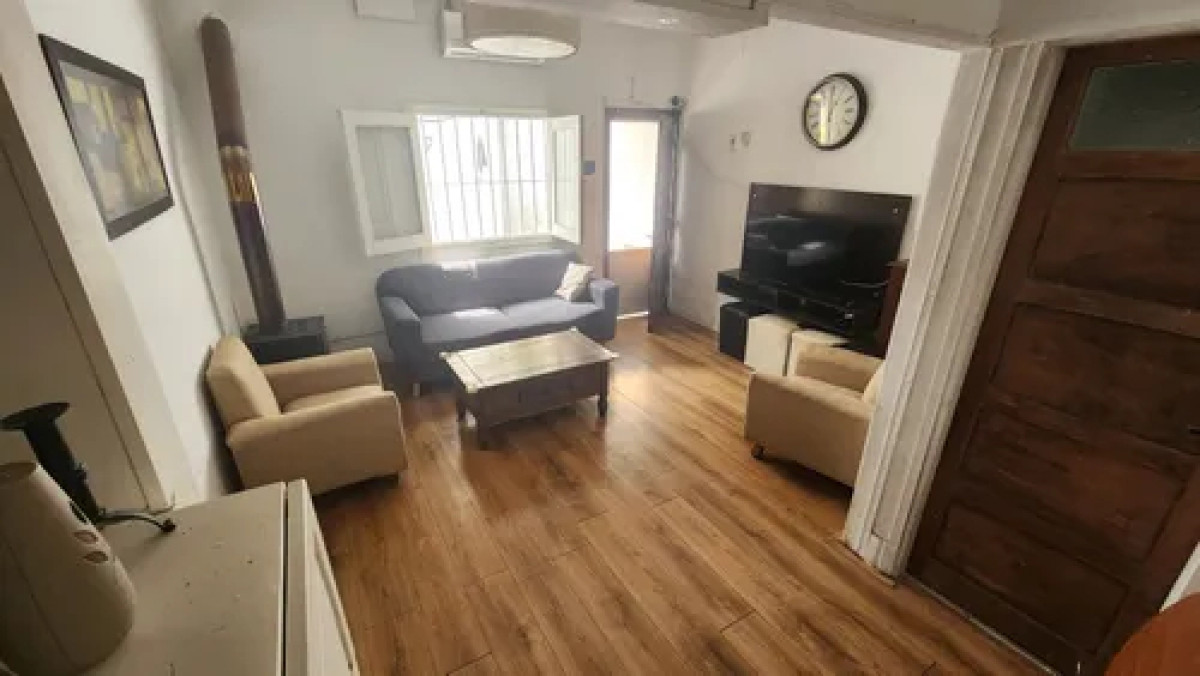 Linda Casa De 1 Dormitorio Con Cochera