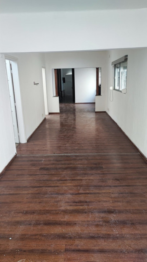 Gran Casa De 4 Dorm ,2 Baños Y Patio  Con Parrillero En Reducto
