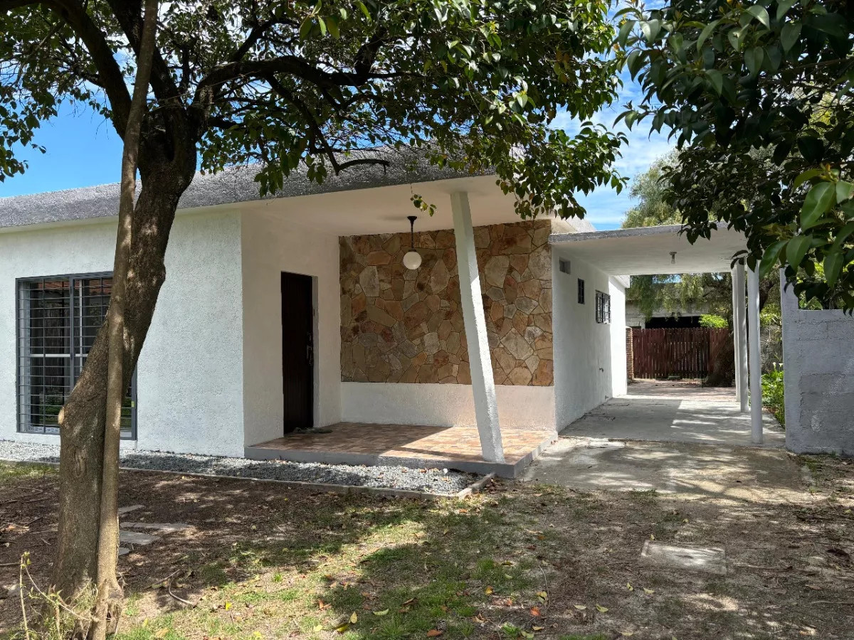 Casa En Venta. Gran Oportunidad!! 3 Dormtorios y 1 Baño. Lagomar Sur