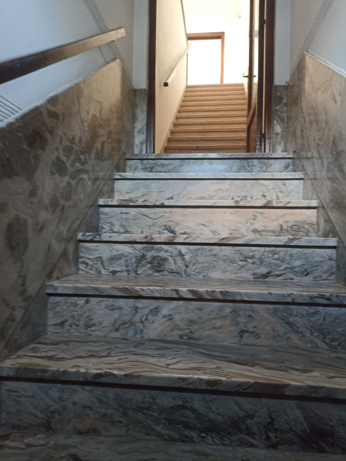 Hermosa Casa De Altos Con 4 Dorm y 2 Baños Con Balcón 