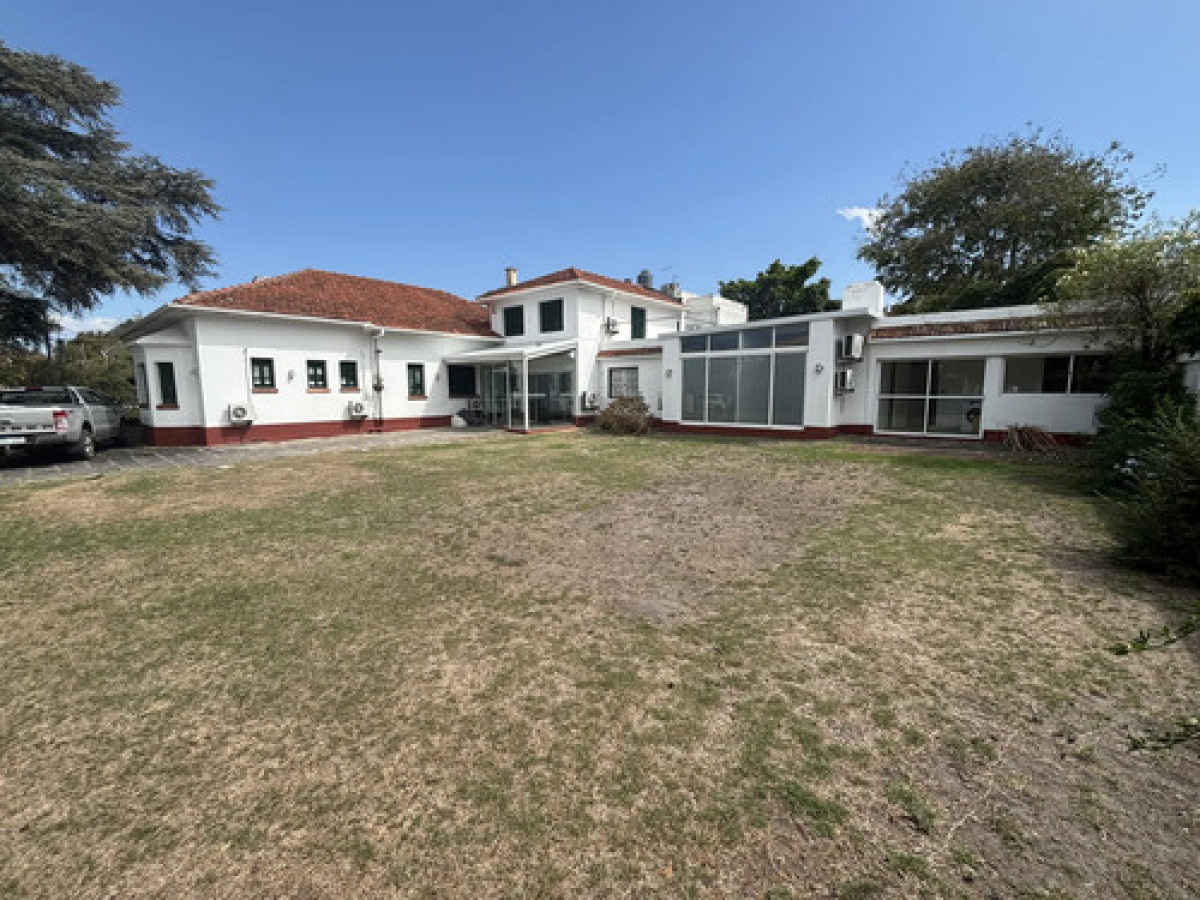 Alquiler de casa 5 dormitorios en Arocena