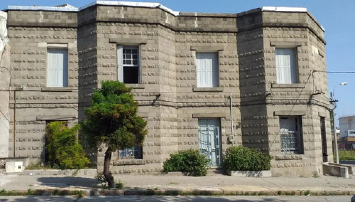 Venta O Alquiler Amplia Casa En Bella Vista, Montevideo