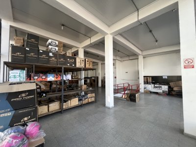 Alquiler Gran Local Comercial 3 Pisos Pleno Centro Depósito
