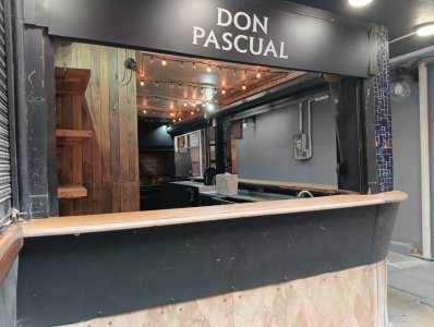 ALQUILER LOCAL DENTRO DEL MERCADO DEL PUERTO, OPORTUNIDAD!! 