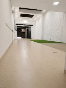 Alquiler Local Comercial 150m2 Sin Gastos Comunes En Aguada