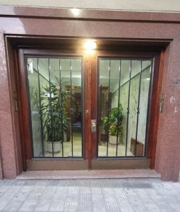 SE VENDE INCREIBLE APTO! 2 DORMITORIOS Y BALCON AL FRENTE EN CORDON!