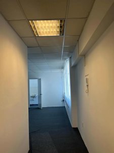 Alquiler Amplia Oficina Con Kitchenette Y Baño En Centro