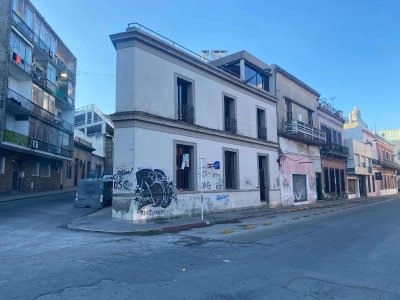 Alquiler Oficina Planta Baja Y 2 Pisos En Ciudad Vieja