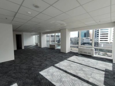 Alquiler Oficina A Estrenar Moderna Y Luminosa 90m2 Con Cochera En World Trade Center Torre 4 Buceo