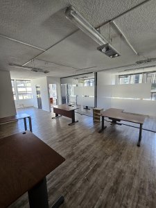 Alquiler Amplia Oficina A Nuevo Con 5 Privados Ciudad Vieja