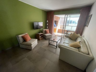 Apartamento de dos dormitorios en venta en Punta del este . primera linea de la mansa 