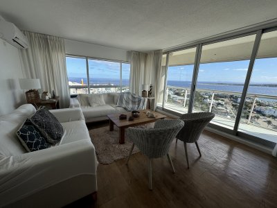 Apartamento en venta de 3 dormitorios en Punta del Este 