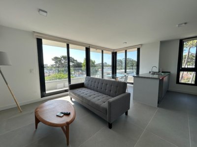 Apartamento de 2 dormitorios en venta en Punta del Este 