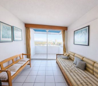 Apartamento de 3 dormitorios en venta en Punta del Este, Roosevelt 