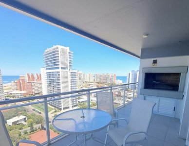 Apartamento de dos dormitorios en venta en Punta del Este
