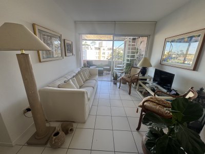 Apartamento de 3 dormitorios en playa Mansa . Penthouse con terraza exclusiva