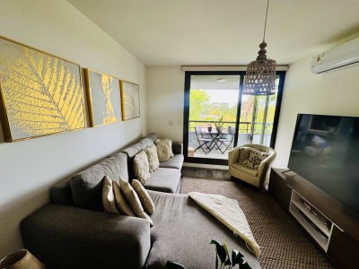 Apartamento en venta de 2 dormitorios en Punta del Este 