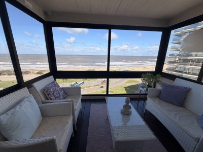 Apartamento en venta en primera linea de playa Brava 