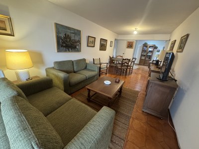 Apartamento en venta de 3 dormitorios en primera linea de playa mansa 