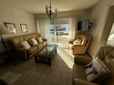 Apartamento de dos dormitorios en venta en Punta del Este 