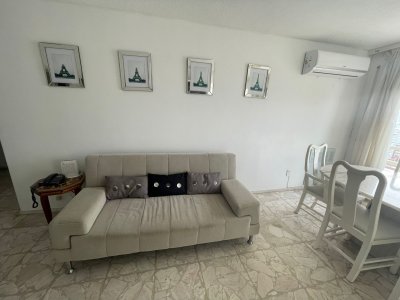 Apartamento en venta de dos dormitorios en Peninsula , Punta del Este 