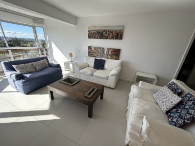 Apartamento en venta de 3 dormitorios en Punta del Este