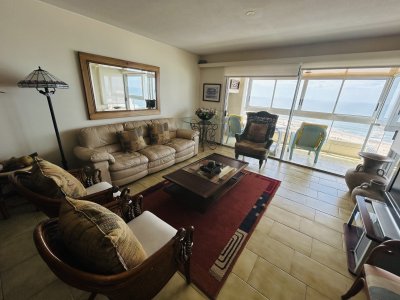 Apartamento de 3 dormitorios en Peninsula  Punta del Este