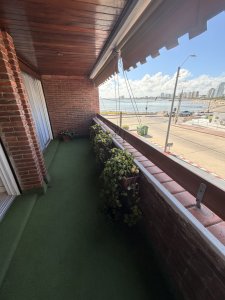 Apartamento de 2 dormitorios en venta en Punta del Este 