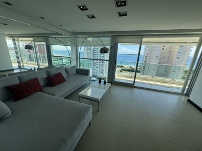Apartamento de 3 dormitorios en venta en Punta del Este
