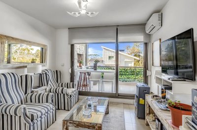 Apartamento de 2 dormitorios en venta en Punta del Este