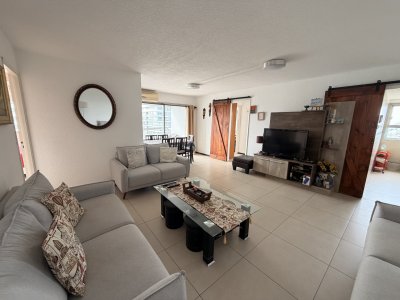 Apartamento en venta de 3 dormitorios en Punta del Este