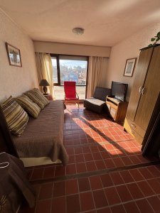 Apartamento en venta de 1 dormitorio en primera linea de Playa Mansa 