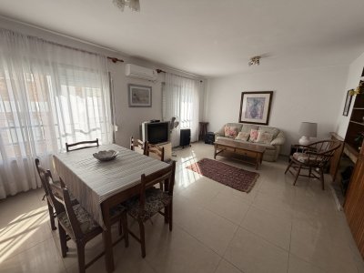 Apartamento de 3 dormitorios mas dependencia en venta en Punta del Este
