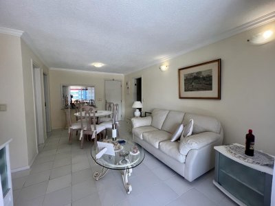 Apartamento en venta de 1 dormitorio y medio en Punta del Este 