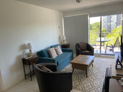 Apartamento de dos dormitorios en venta en Punta del Este 