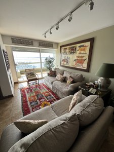 Apartamento de 3 dormitorios en venta en Punta del Este 