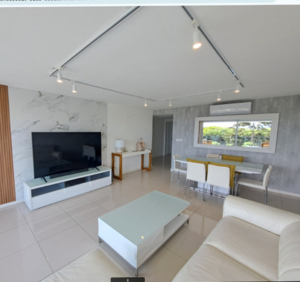 Apto de 2 dormitorios en venta en edificio Horizonte con vista al mar. 