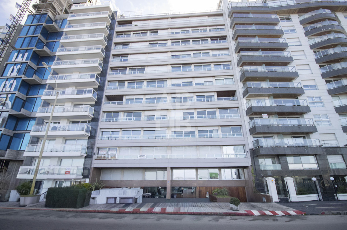 VENTA APARTAMENTO RAMBLA GANDHI