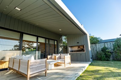 Casa de diseño en venta a 50 mts del mar en La Juanita