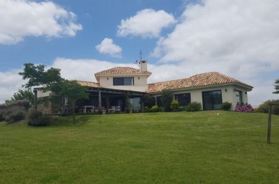 casa luminosa, frente mar 4 dormitorios venta