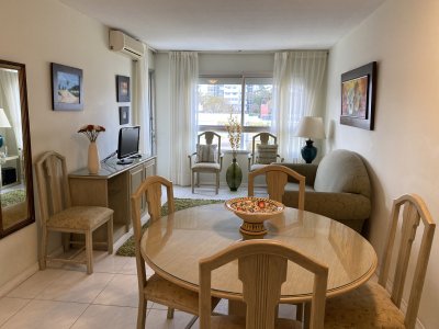 VENTA DE APARTAMENTO DE 2 DORMITORIOS EN ROOSEVELT PUNTA DEL ESTE 