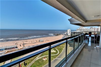 Espectacular semipiso en venta, Punta del Este, Oportunidad