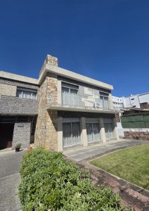 Padron Unico En 2 Plantas En Una Inmejorable Zona De Punta Gorda