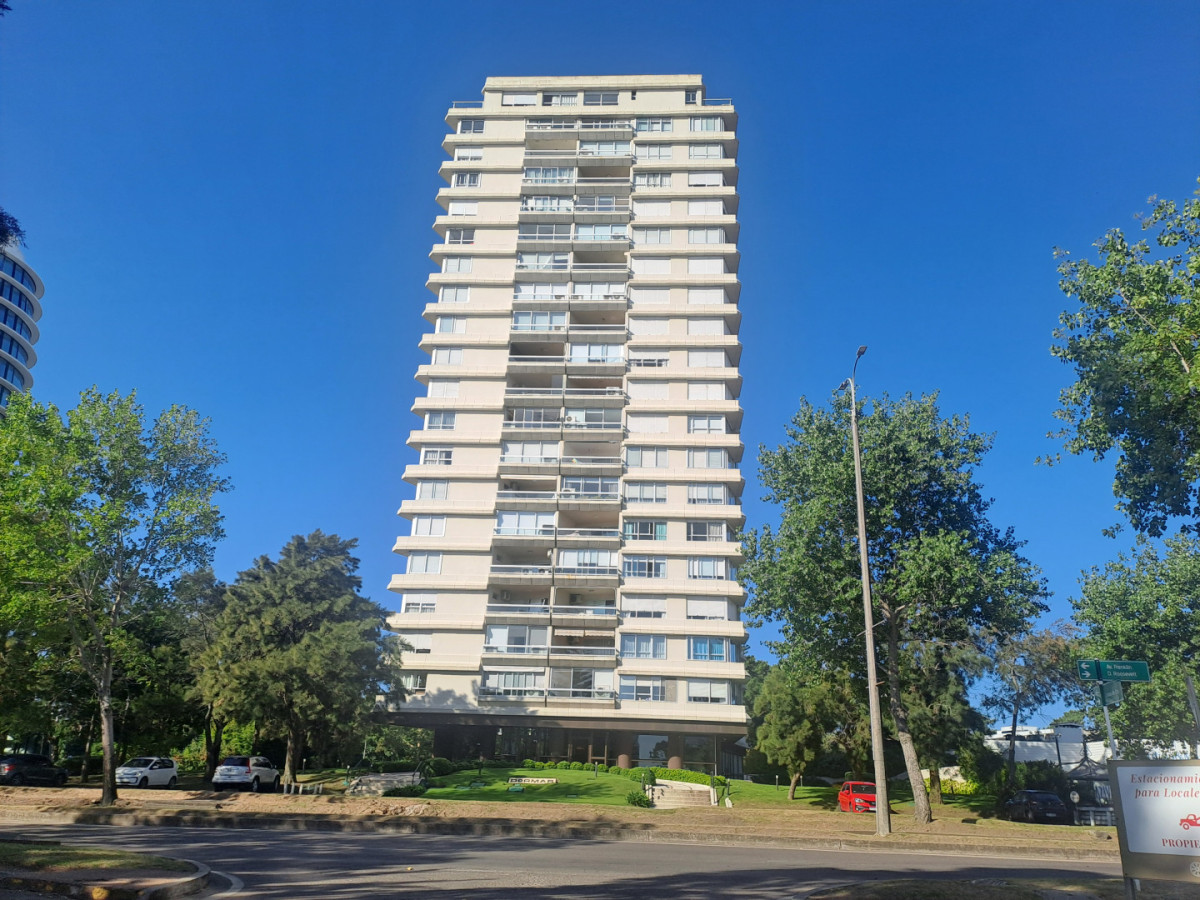 Imagen de Excelente apartamento en venta en Avda. Roosevelt