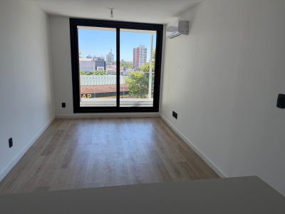 Alquiler apartamento 1 dormitorio con terraza a estrenar en La Blanqueada. 
