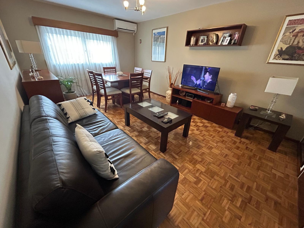 Venta apartamento 2 dormitorios y garage en pocitos