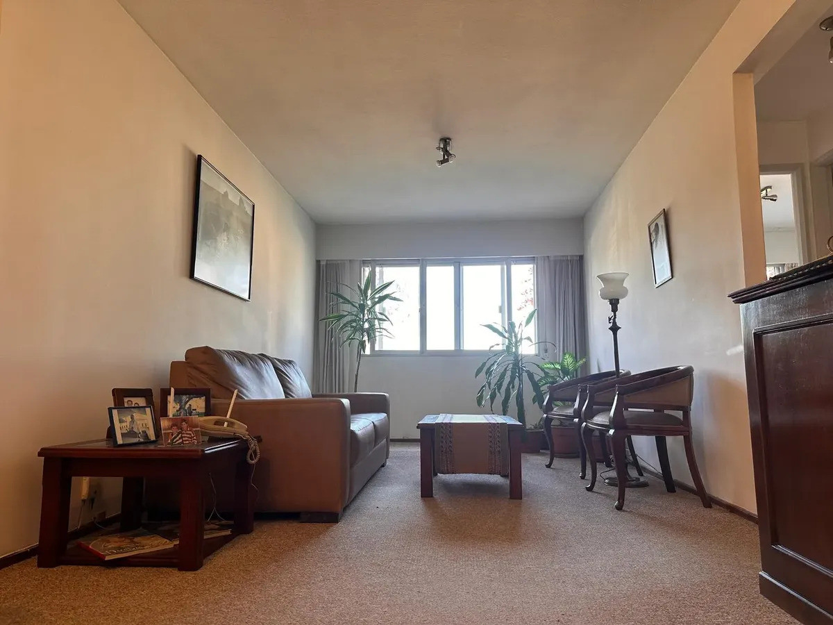 Venta apartamento 2 dormitorios con garage en Parque Batlle