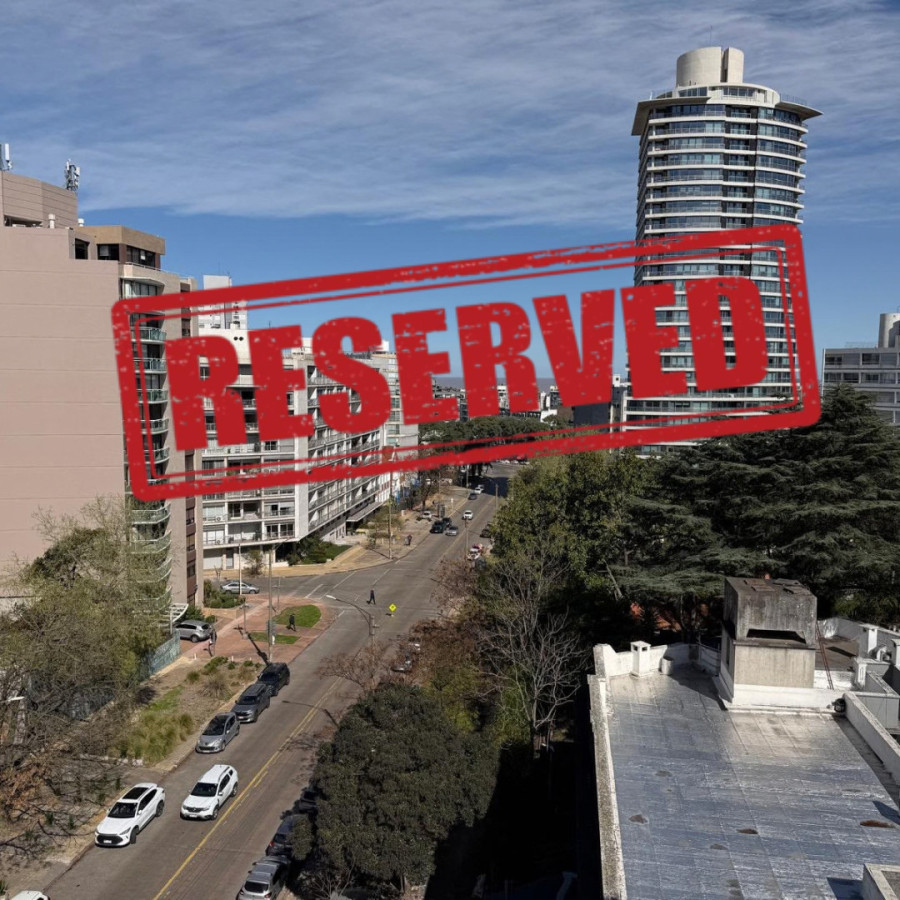 Venta apartamento 3 dormitorios, servicio y garage en Pocitos