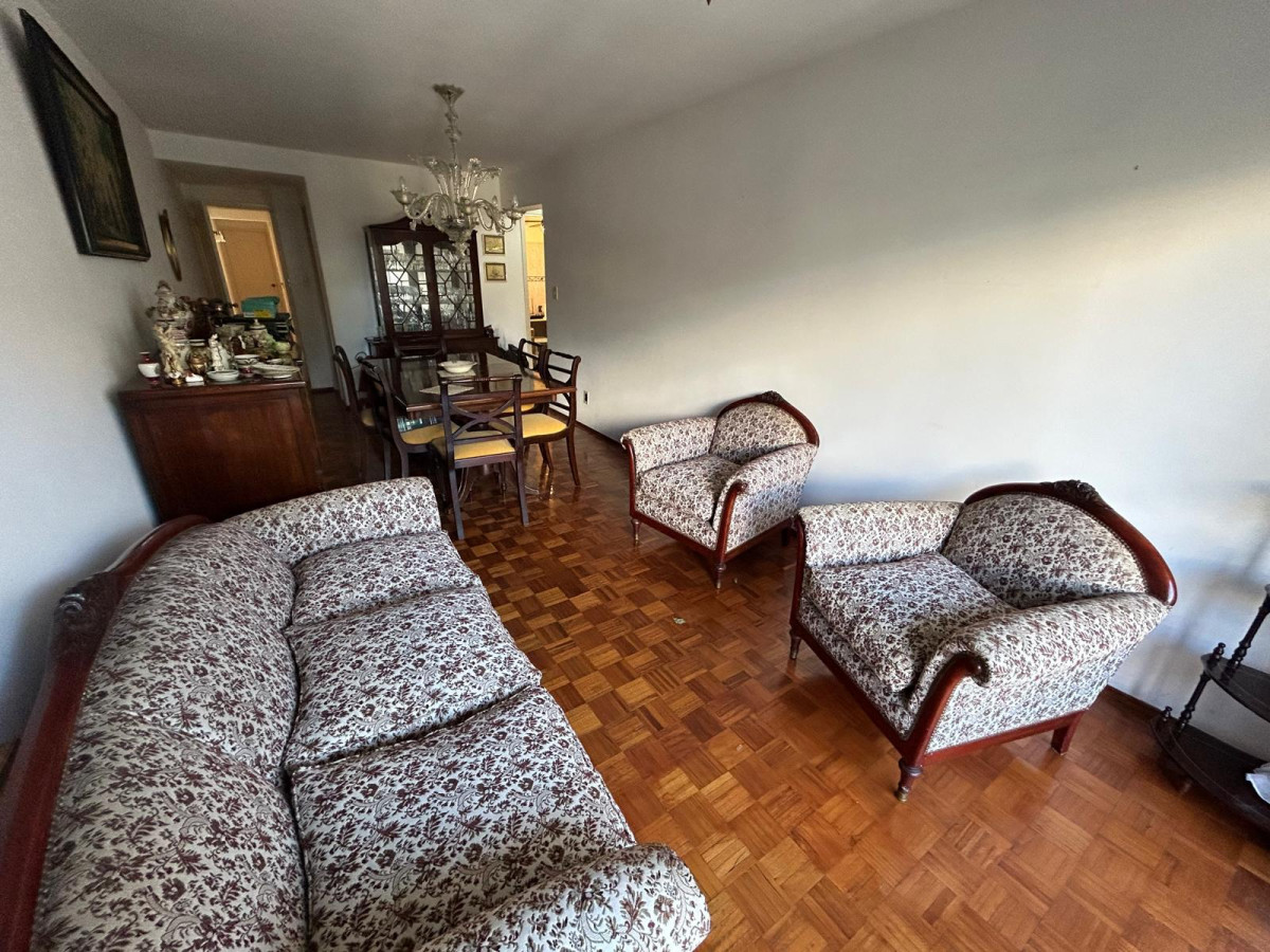 Venta apartamento 3 dormitorios y garage en Pocitos